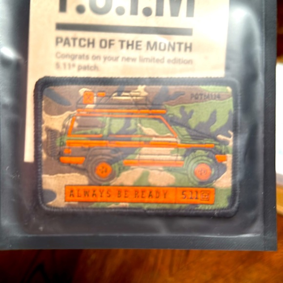 5.11 patch of the month June 2023. New, sealed in original pouch! - Picture 3 of 4